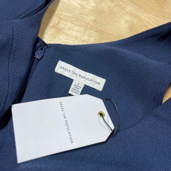 Dress The Population NWT Sandra Plunging V-Neck Sleeveless Crepe Gown Size S - Picture 4 of 9